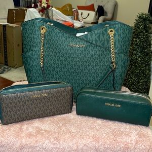 Stunning Signature Michael Kors tote with matching wallet and makeup bag.